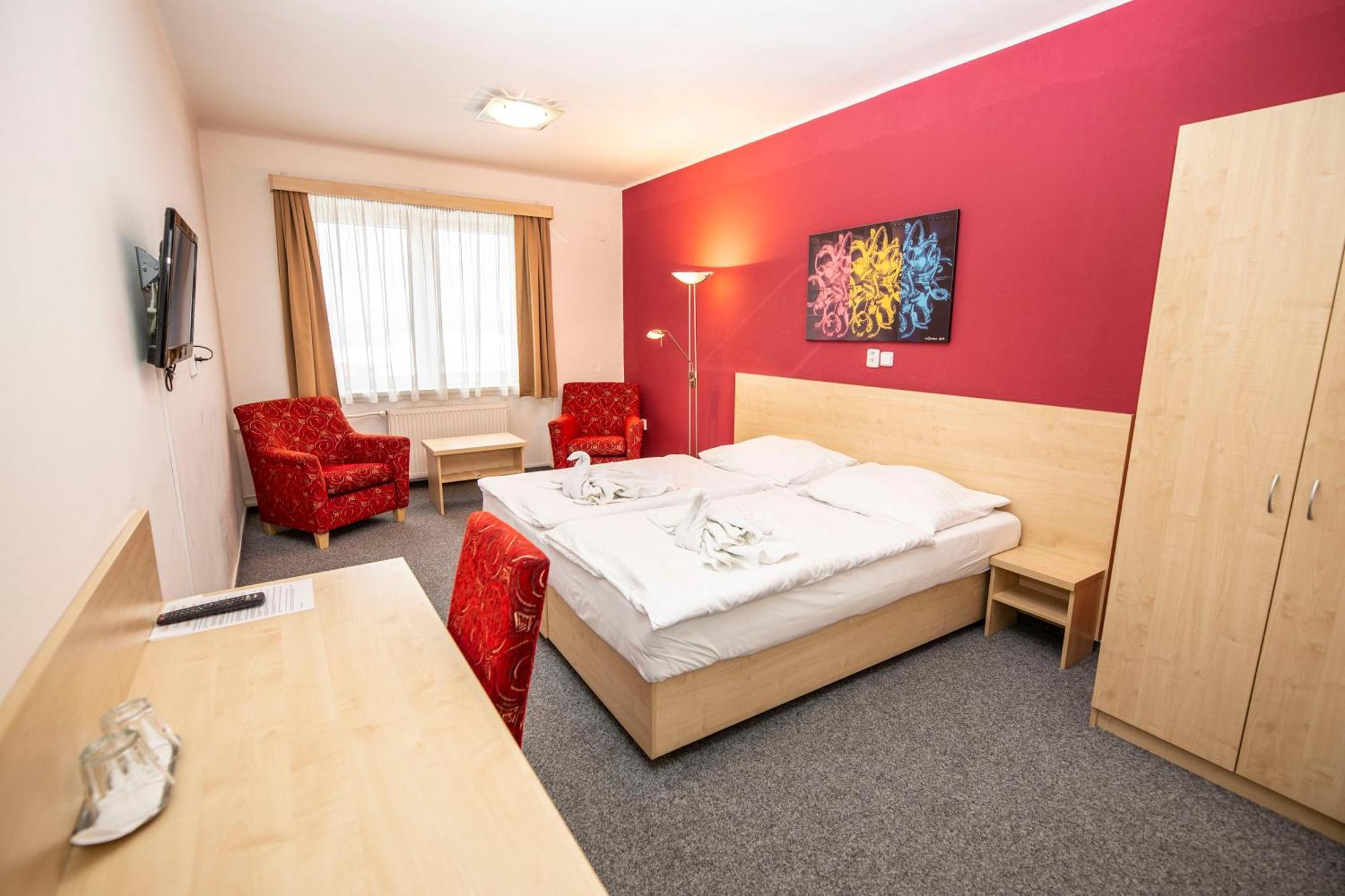 Mestsky Hotel Bobik Volary Buitenkant foto